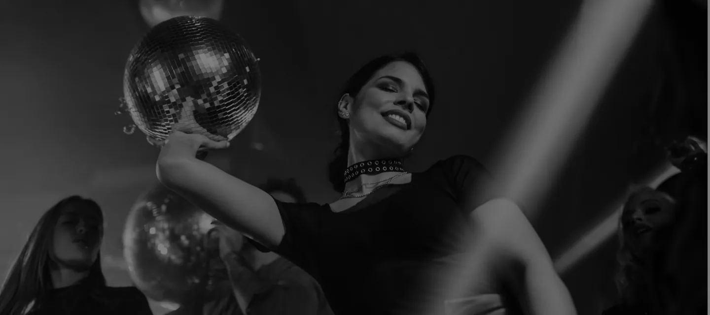 Диско топка на парти във Fabric